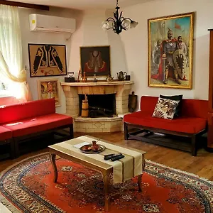 Willa Unique Traditional House, Hosted By J&g, Tirana